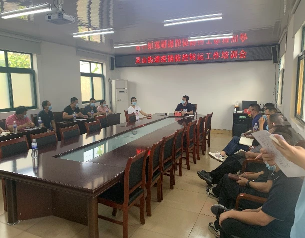 Qingdao Jimo: Lingshan street "party flag red", the party and the masses together to fight the epidemic