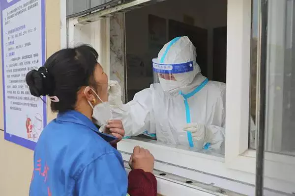 Xinjiang has 62 new local confirmed cases and 379 local asymptomatic infections on October 11