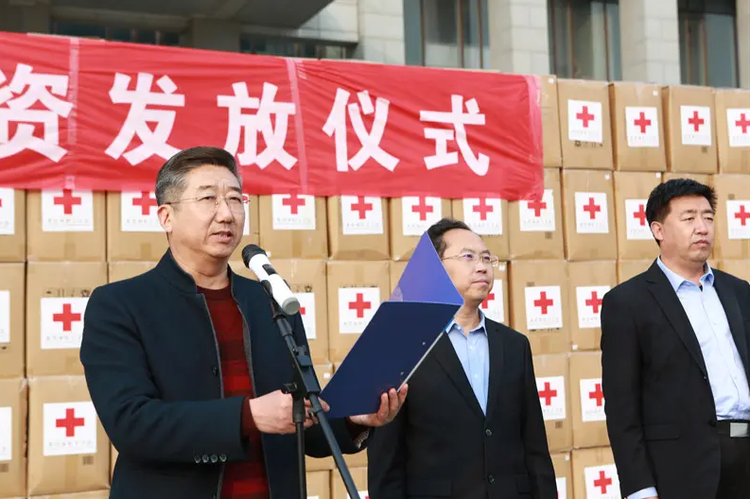 Lvliang Red Cross distributes epidemic prevention materials to help prevent and control the epidemic