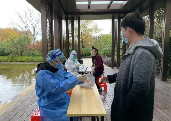 Xiangyang, Hubei: Serving the public with a warm temperature Community epidemic prevention has a foundation