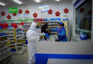 Some pharmacies in Guangdong send fever-reducing drugs to patients for free