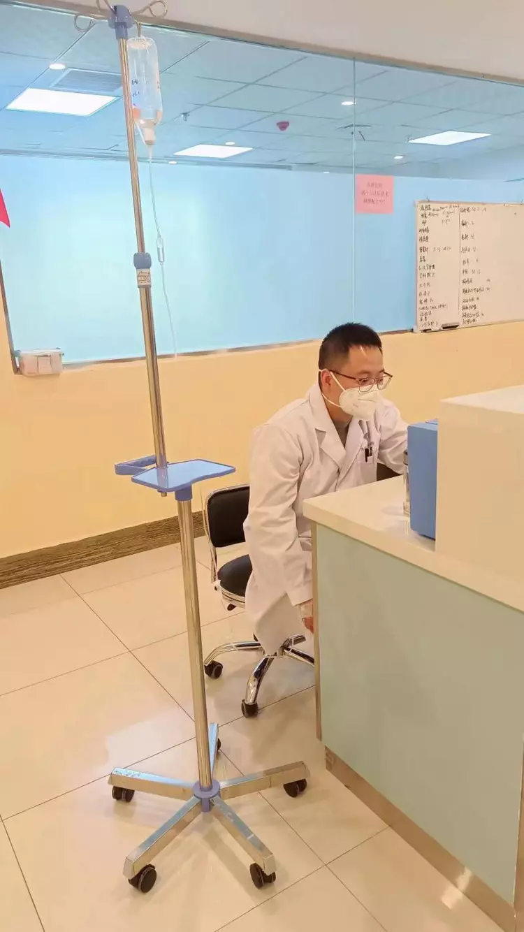 A hospital in Henan a number of health care workers to play suspension to insist on work doctors: special circumstances can adhere to or to adhere to