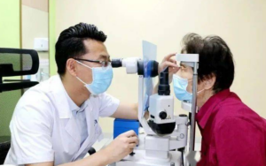 60-year-old uncle Yang after the right eye almost blind! Doctors: this type of people are more frequent, recently have received dozens of cases